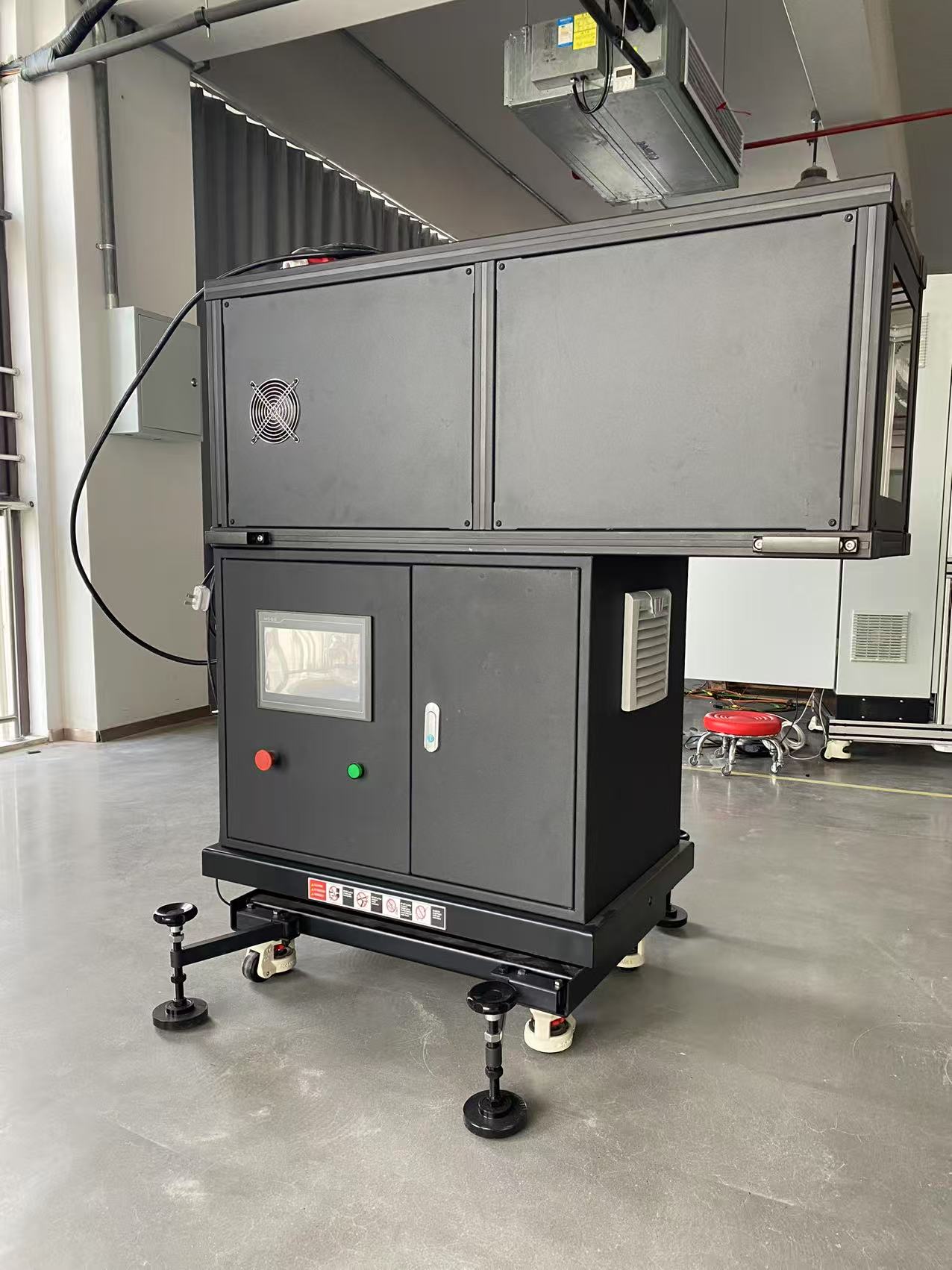 太阳光模拟器