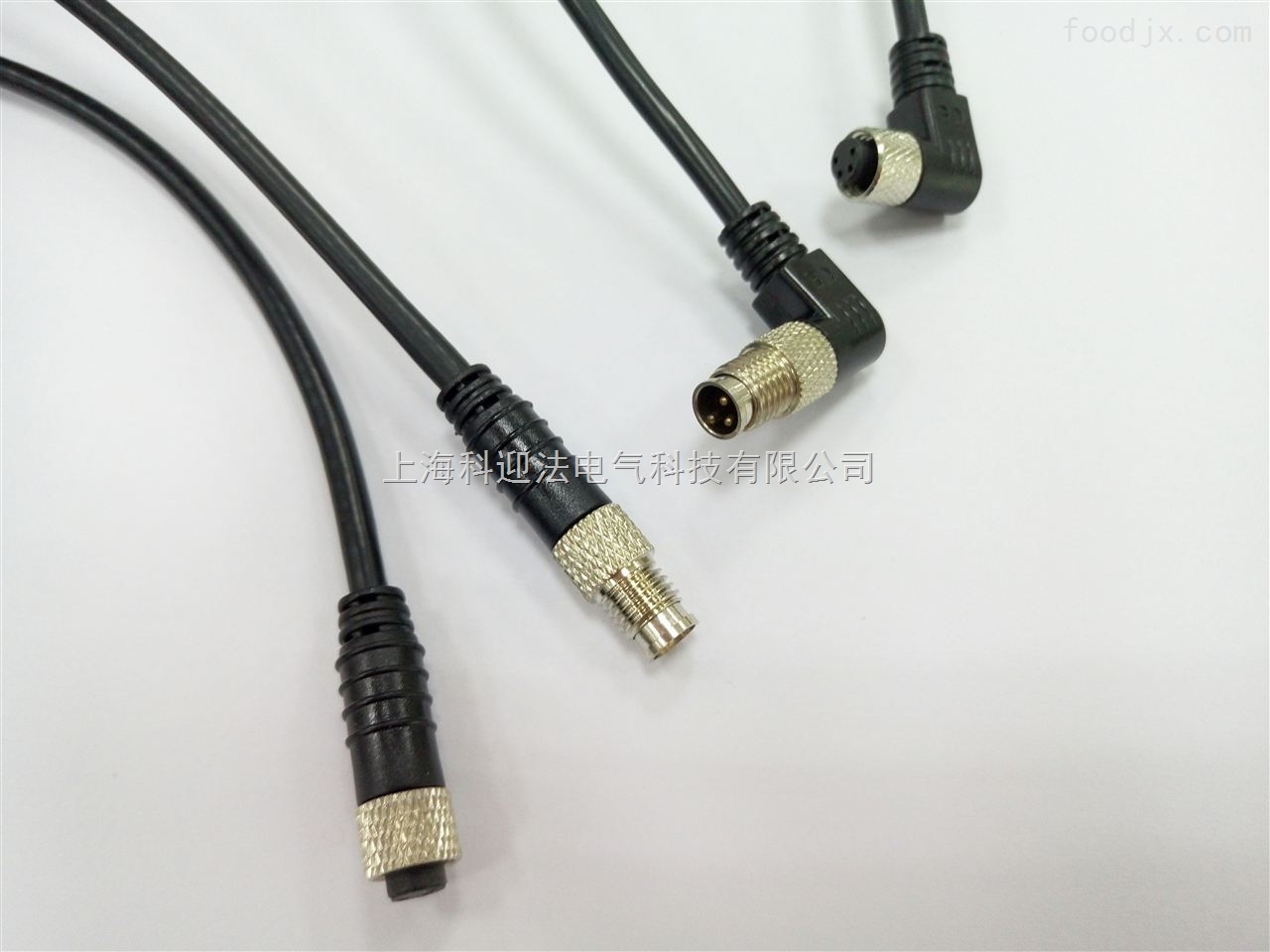 M12弯头直头连接器产品对比实拍