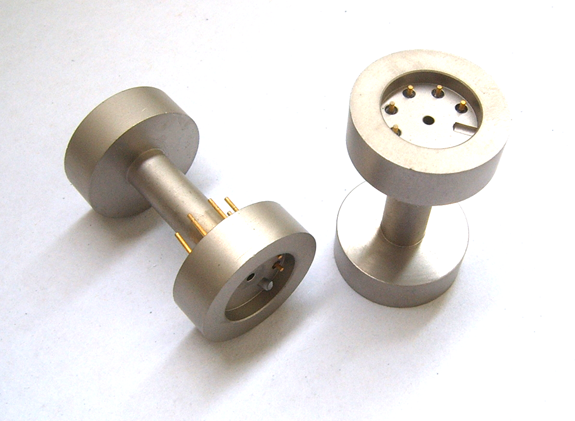 定制连接器36