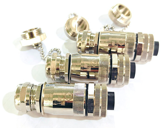 带防爆标识的7/8防爆连接器产品实拍展示
